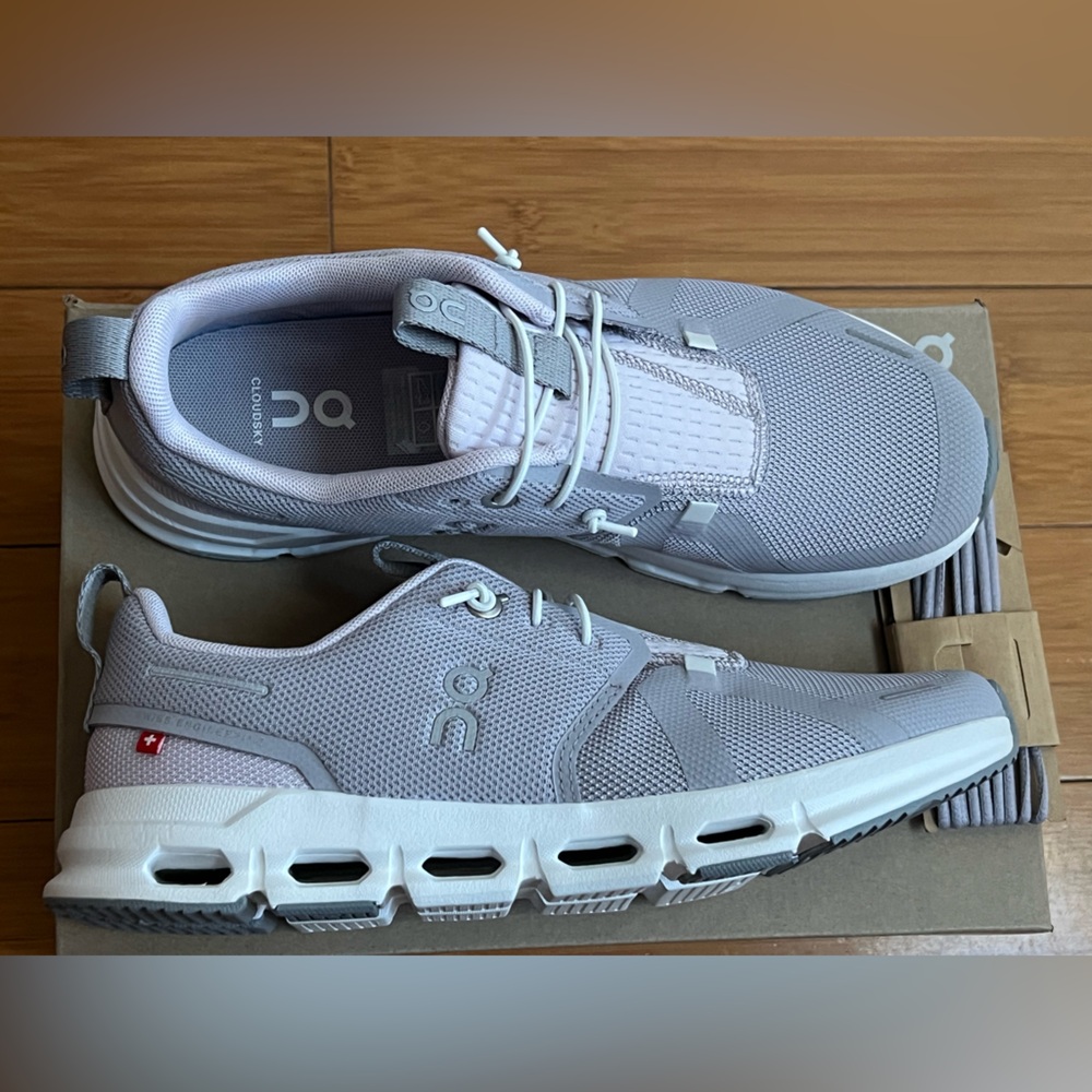 ON Cloud Sky Fate/white  Running Tennis Shoes Youth Size 5Y Women 6